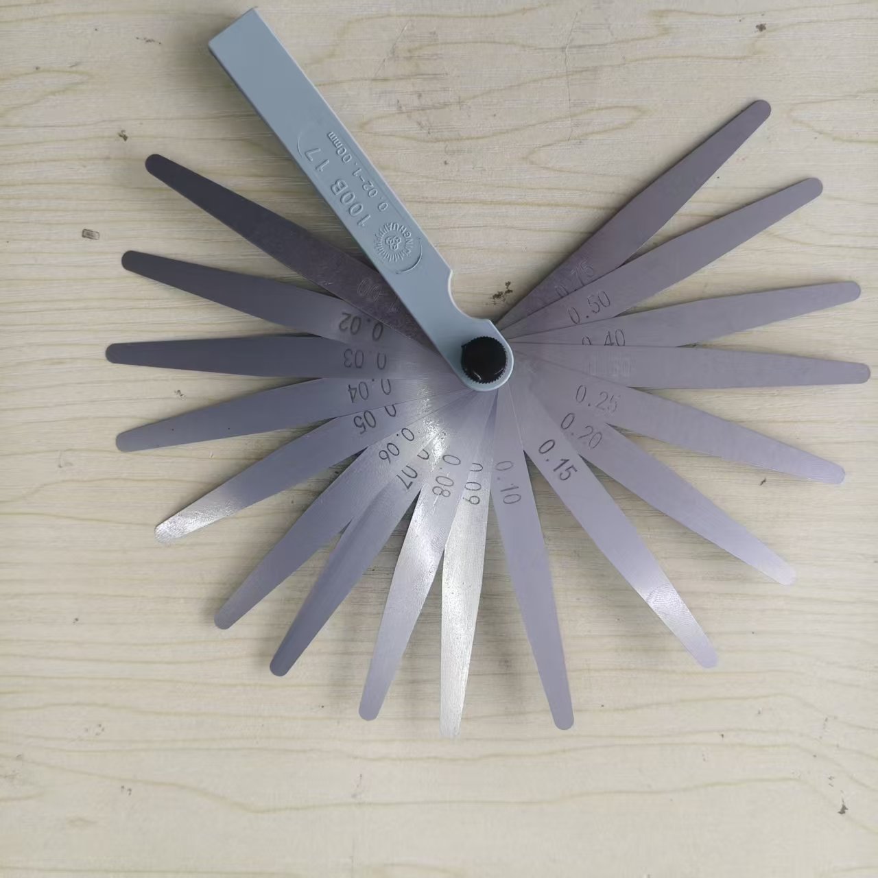 Heavy Equipment Spare Parts - Miernik szczelinowy 0.02-1mm, 17 listków, narzędzie
